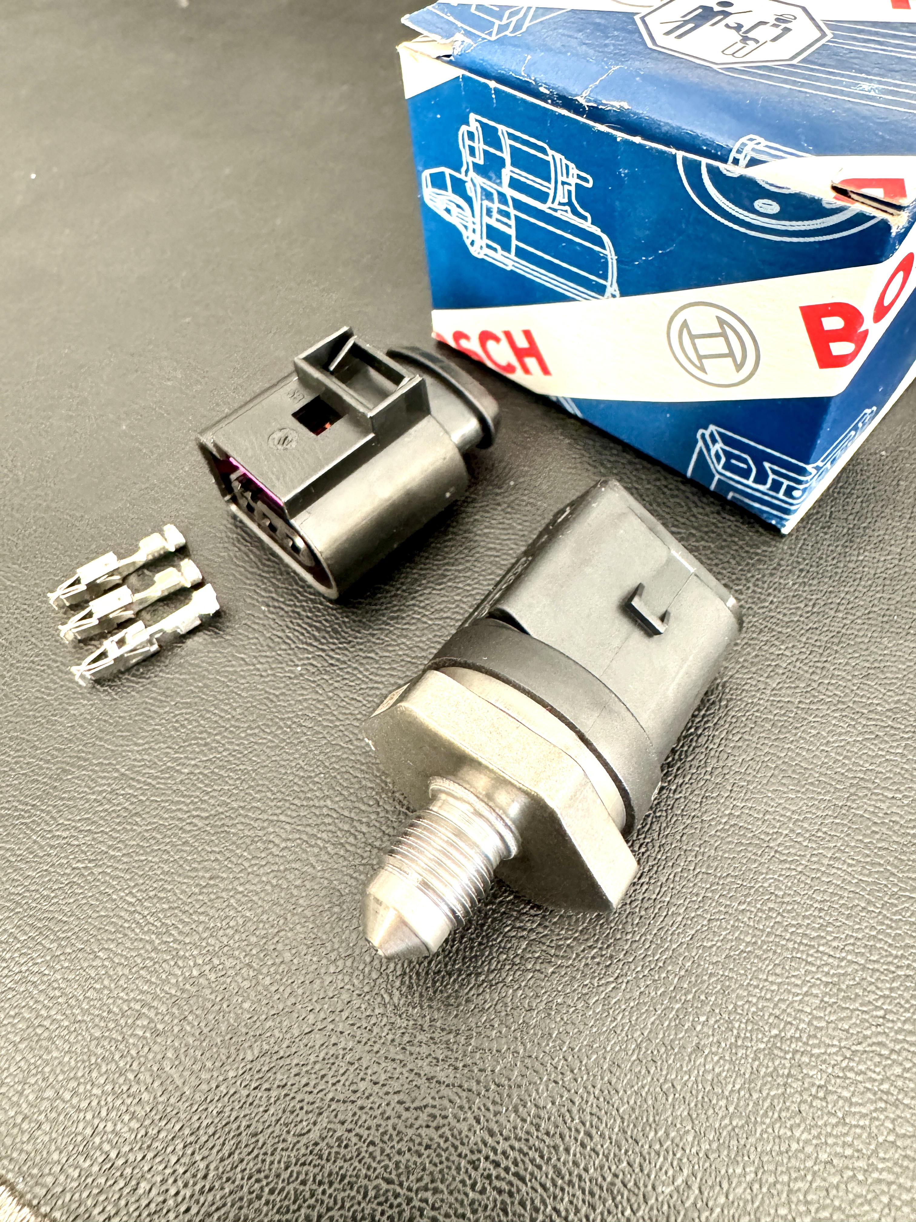 Öldruck / Benzindruck 10 Bar Bosch Sensor  / Ecumaster / Gewinde 10X1