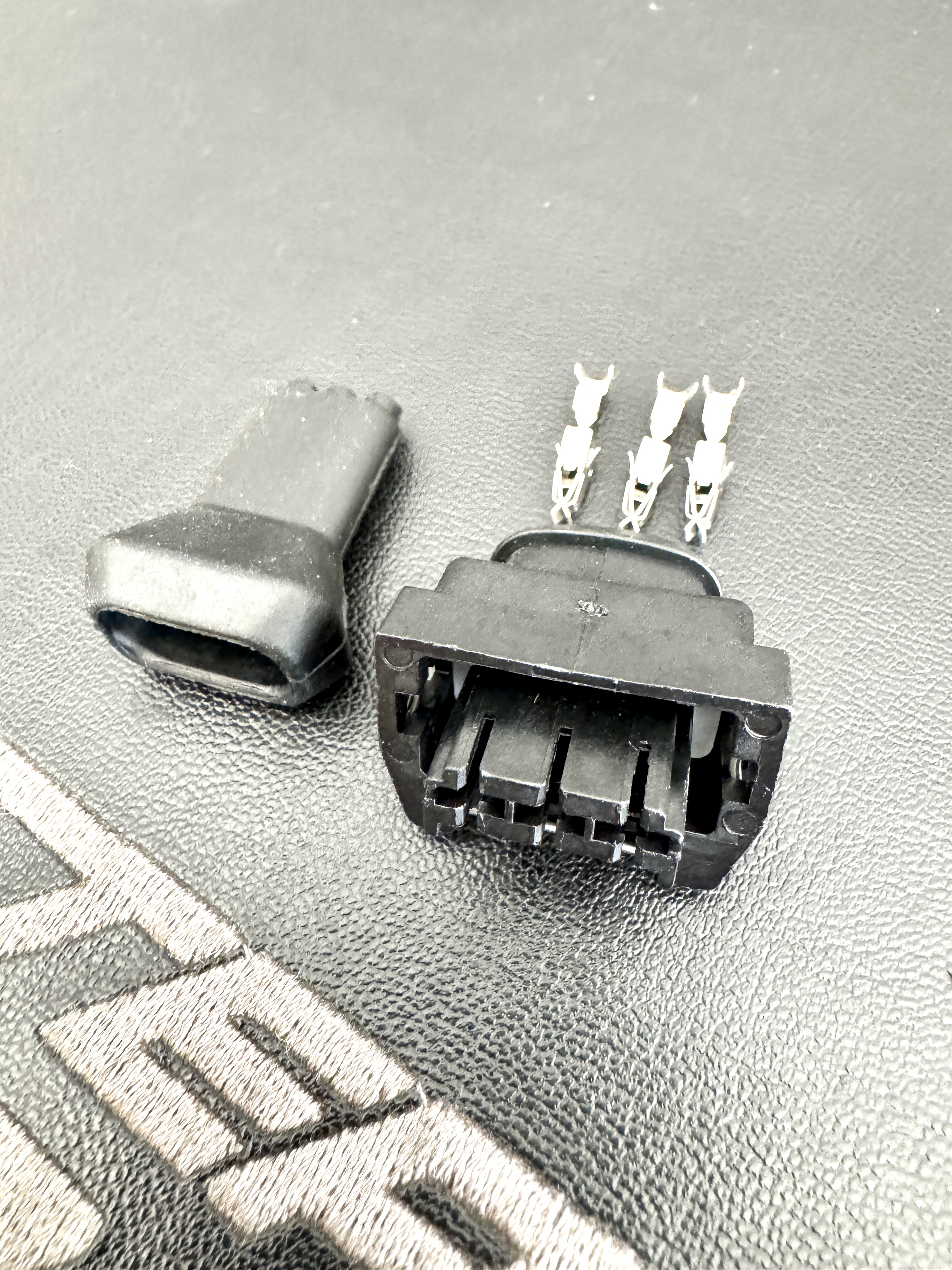 Stecker Hallgeber VW Audi 443906236 052905327 3 polig Set Reparatur Zündung