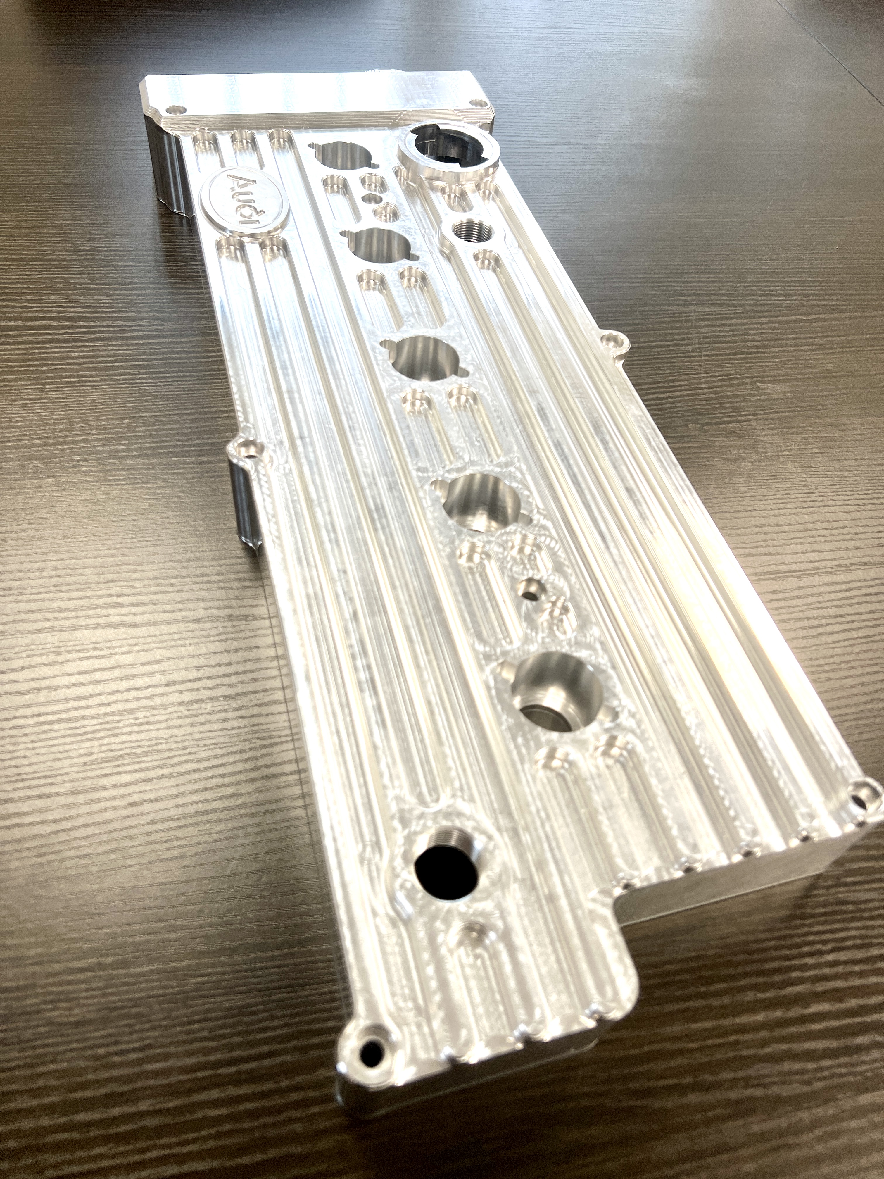 CNC gefräster Billet Ventildeckel für 2,2L 5 Zylinder Motoren mit Zahnriemen 
