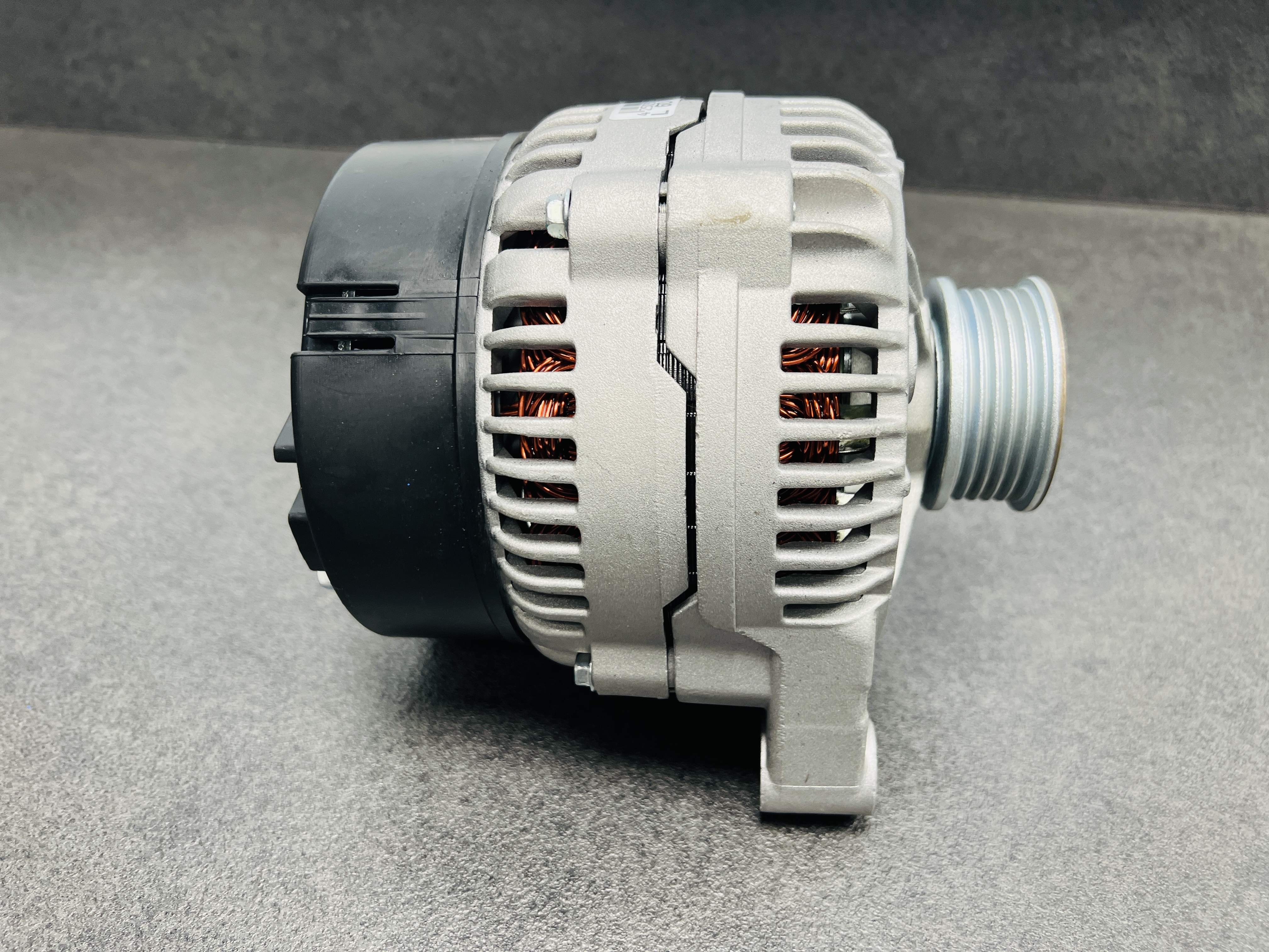 Lichtmaschine / Generator  / Alernator / Audi S2 ABY RS2 ADU mit Flachriemen NEU
